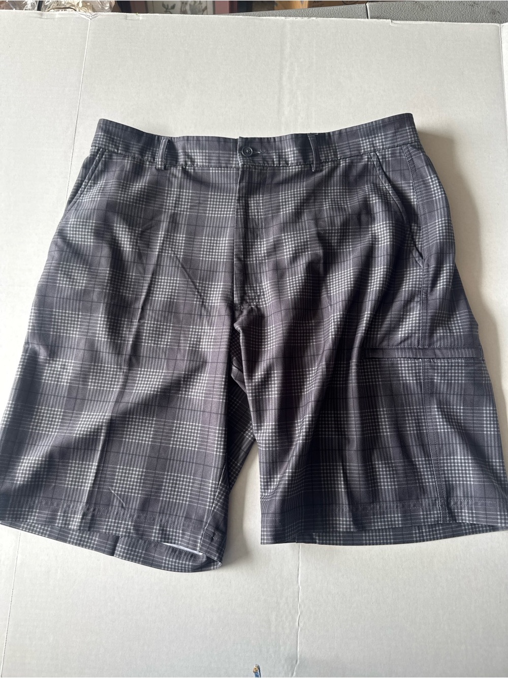 Pebble Beach Men's Gray Plaid Golf Performance Shorts